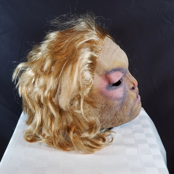 1983 RARE Beauty and the Beast Latex Mask - Picture 4 of 5
